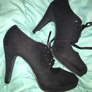 BLACK HEELS SIZE 10 RIBBON LACES GOTHIC